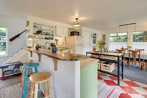 Charming Rockaway Beach House, Walk to Ocean!