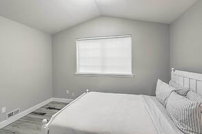 Spacious Kent Home: Great for Large Families!