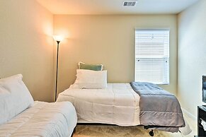 Spacious Conroe Home - 6 Mi to The Woodlands!