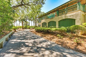 2 Mi to Beach: Hilton Head Condo w/ Pool!