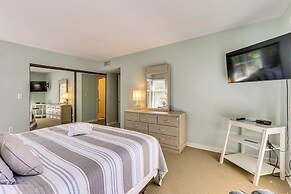 2 Mi to Beach: Hilton Head Condo w/ Pool!