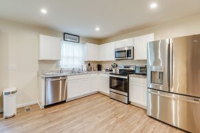 Sunlit Milford Townhome < 2 Mi to Riverwalk!