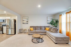 Sunlit Milford Townhome < 2 Mi to Riverwalk!