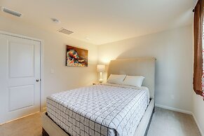 Sunlit Milford Townhome < 2 Mi to Riverwalk!