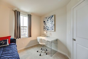 Sunlit Milford Townhome < 2 Mi to Riverwalk!