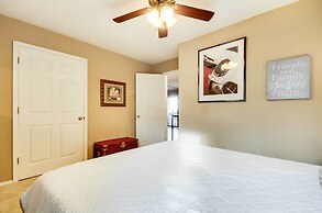 Pools, Marina & Grill: Osage Beach Condo!