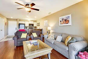 Pools, Marina & Grill: Osage Beach Condo!