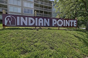 Pools, Marina & Grill: Osage Beach Condo!