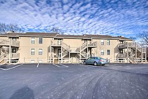 Pools, Marina & Grill: Osage Beach Condo!