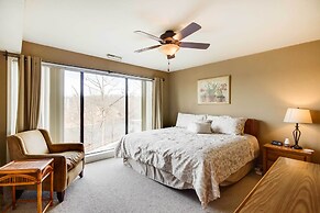 Pools, Marina & Grill: Osage Beach Condo!