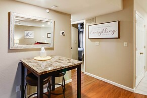 Pools, Marina & Grill: Osage Beach Condo!