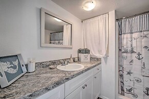 Sunny Hudson Escape w/ Gulf Views & Boat Dock