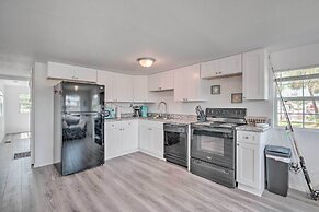 Sunny Hudson Escape w/ Gulf Views & Boat Dock