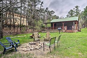 Rustic Cabin With Hot Tub Near Broken Bow Lake!