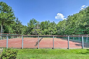 Bartlett Condo w/ Mtn-view Deck < 1 Mi to Skiing!