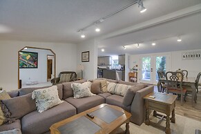 Spacious Home: 10 Miles to Wintergreen Resort!