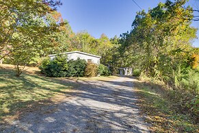 Spacious Home: 10 Miles to Wintergreen Resort!