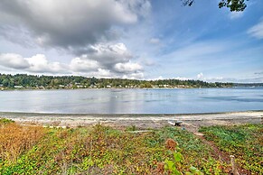 Waterfront Bainbridge Island Home: Stunning Views!