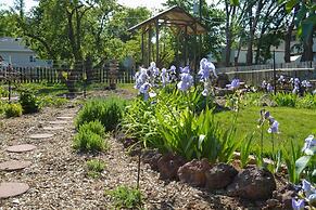 Charming Cedar City Retreat - Walk to Downtown!