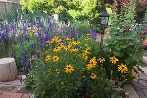 Charming Cedar City Retreat - Walk to Downtown!