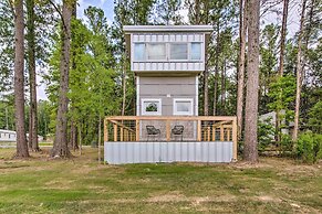 Chic Tiny Home Retreat ~ 2 Mi to MSU Campus!