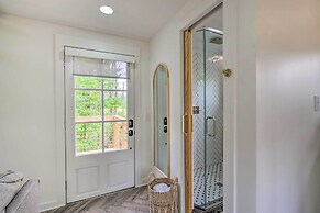 2 Mi to Msu: Chic Tiny Home Retreat!