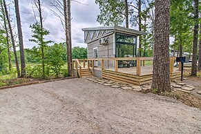 2 Mi to Msu: Chic Tiny Home Retreat!