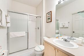 < 5 Mi to Disney: Sun-soaked Kissimmee Escape!