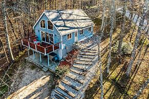 Mountain-view Conway Cabin ~ 9 Mi to Slopes!