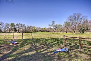 4 Mi to Dtwn: Mckinney Tiny Home w/ Fire Pit