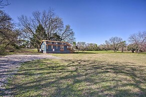 4 Mi to Dtwn: Mckinney Tiny Home w/ Fire Pit