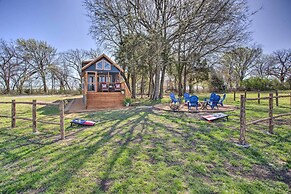 4 Mi to Dtwn: Mckinney Tiny Home w/ Fire Pit
