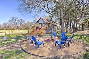 4 Mi to Dtwn: Mckinney Tiny Home w/ Fire Pit