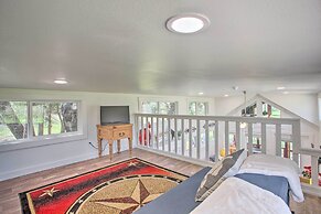 4 Mi to Dtwn: Mckinney Tiny Home w/ Fire Pit