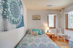 Southern Shores Family Retreat Mins to Beach!