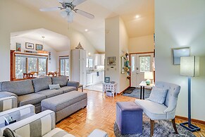 Southern Shores Family Retreat Mins to Beach!