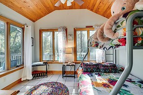 Southern Shores Family Retreat Mins to Beach!