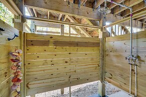 Southern Shores Family Retreat Mins to Beach!