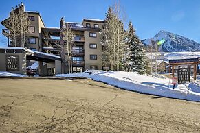 Cozy Crested Butte Condo - Walk to Ski Lift!