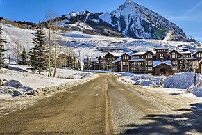 Cozy Crested Butte Condo - Walk to Ski Lift!