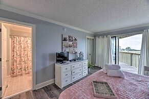 Bright Emerald Isle Condo w/ Private Beach Access!