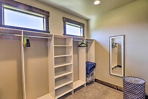 Modern Kalispell Home - 28 Mi to Glacier NP!