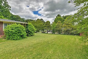 Cozy Charlotte Retreat w/ Yard ~ 5 Mi to Dtwn