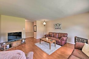 Cozy Charlotte Retreat w/ Yard ~ 5 Mi to Dtwn