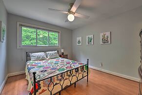 Cozy Charlotte Retreat w/ Yard ~ 5 Mi to Dtwn