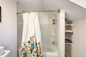 Historic Bath Home, Walk to Waterfront Park!