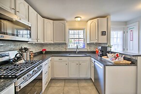 Historic Bath Home, Walk to Waterfront Park!