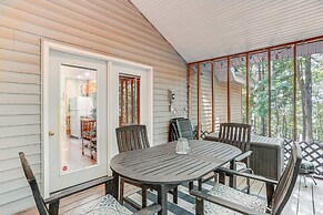 Cabin w/ Deck & Screened-in Porch in New Market!