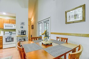 Cabin w/ Deck & Screened-in Porch in New Market!