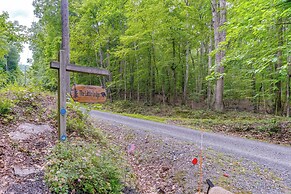 Cabin w/ Deck & Screened-in Porch in New Market!